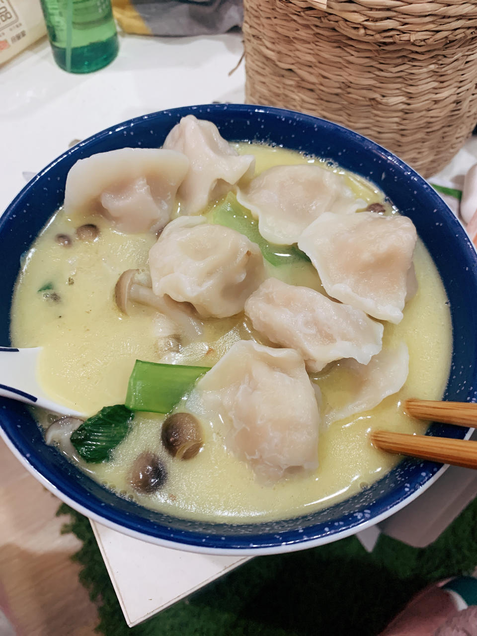 虾仁菌菇鸡蛋汤