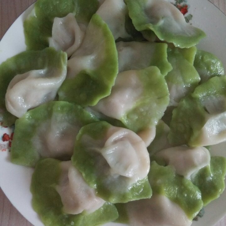 翡翠白玉白菜饺子详细版（附翡翠白玉白菜饺子包法，翡翠白玉饺子皮两种制法，面包机和面，翡翠白玉烧卖，各种馅料搭配）