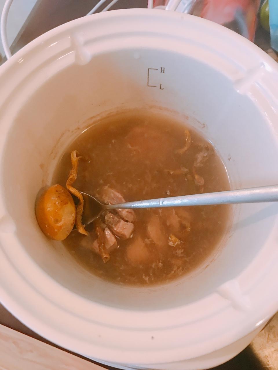青橄榄铁皮石斛炖猪骨汤