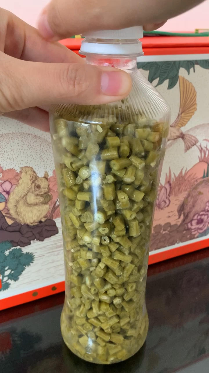 矿泉水瓶酸豇豆/最简单的酸豇豆/酸豆角做法（有放盐比例）