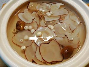 清热祛湿，美容养颜～海底椰煲鸡汤的做法 步骤3