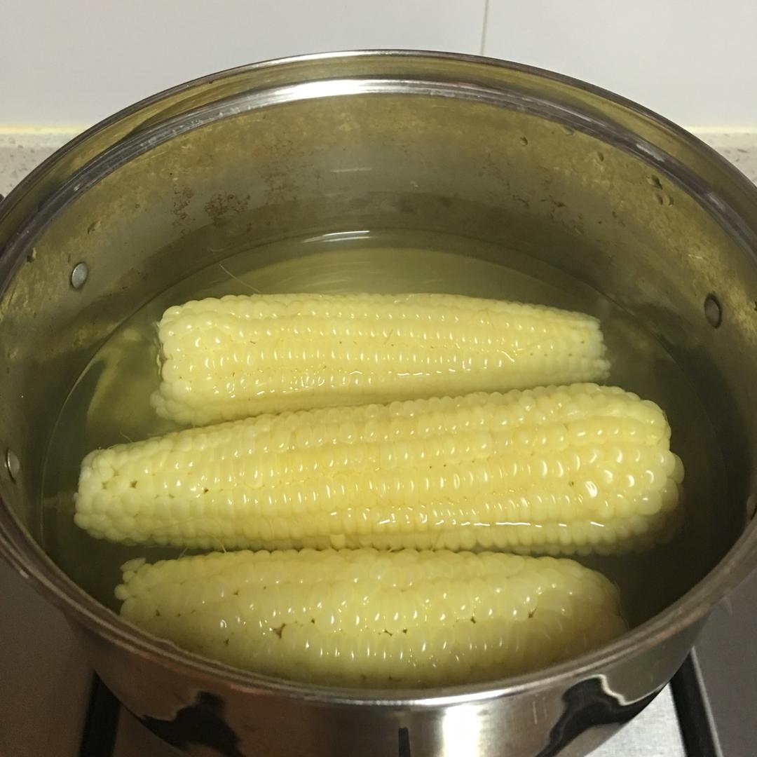 小胖土豆做的正确煮玉米的方法