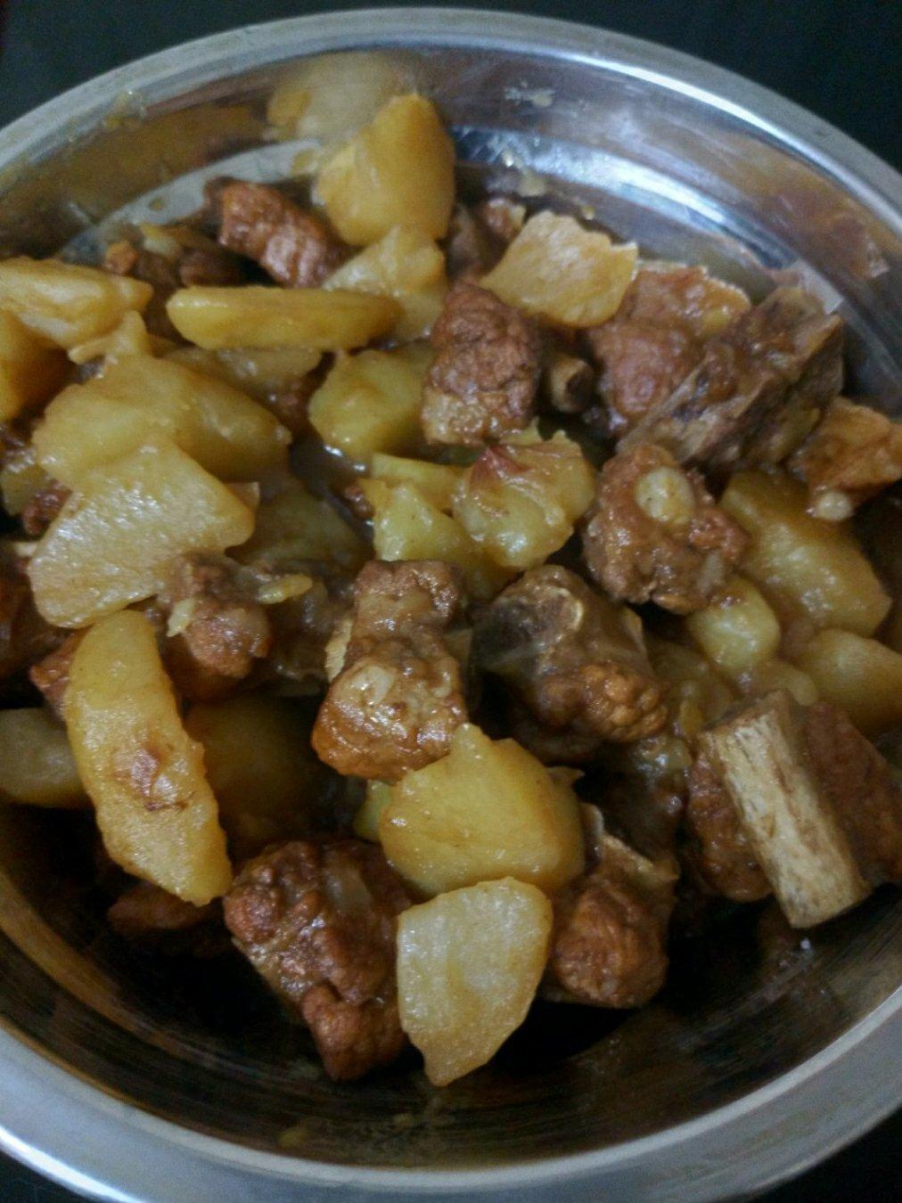 土豆烧排骨