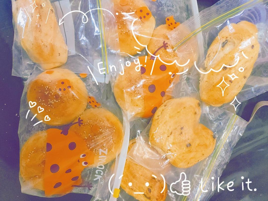 椰蓉小面包