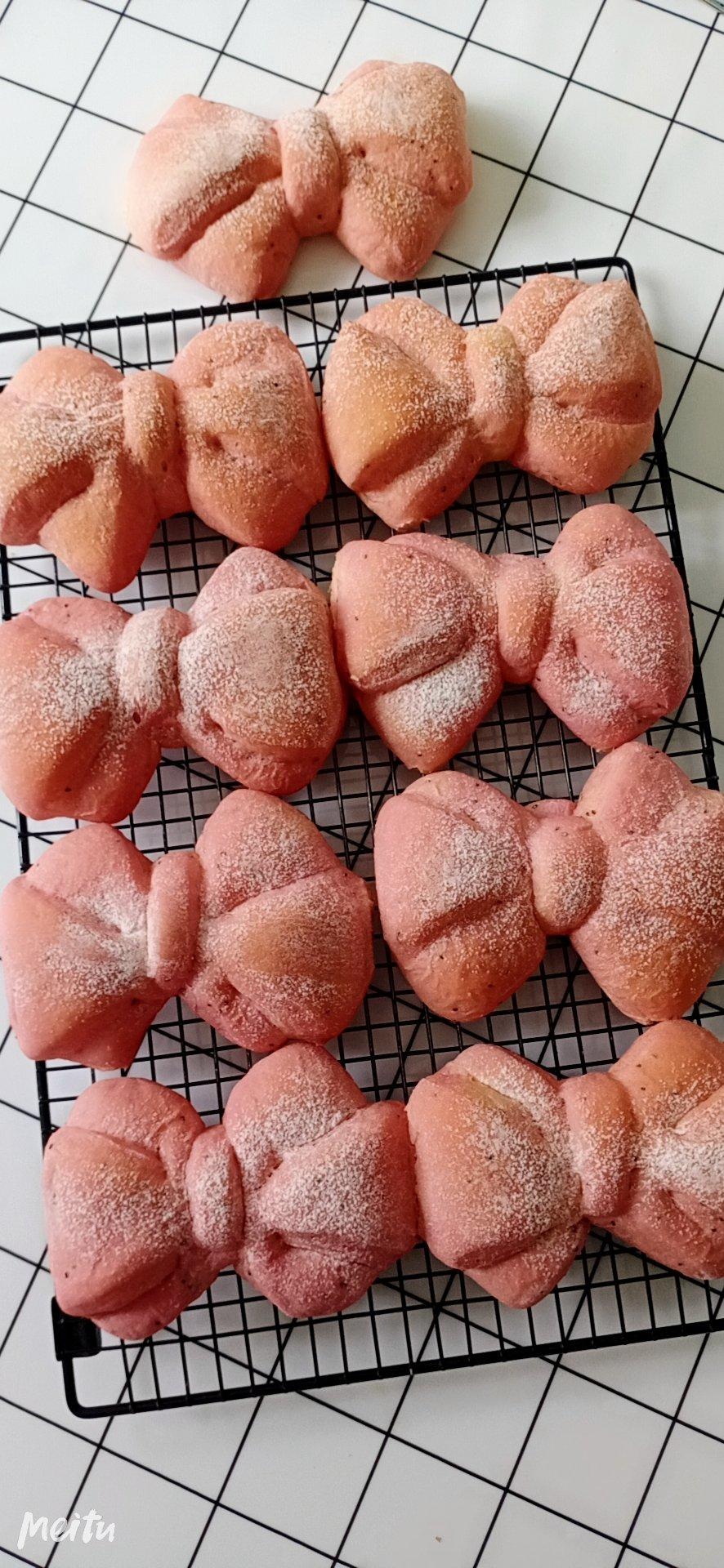 少女心爆棚的粉红蝴蝶结面包-叠法超细详解