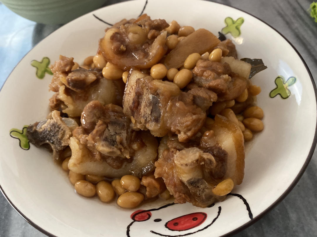 黄豆烧猪尾！超级好吃的家常菜，学会了这道菜，谁还去吃红烧肉和大猪蹄子啊？
