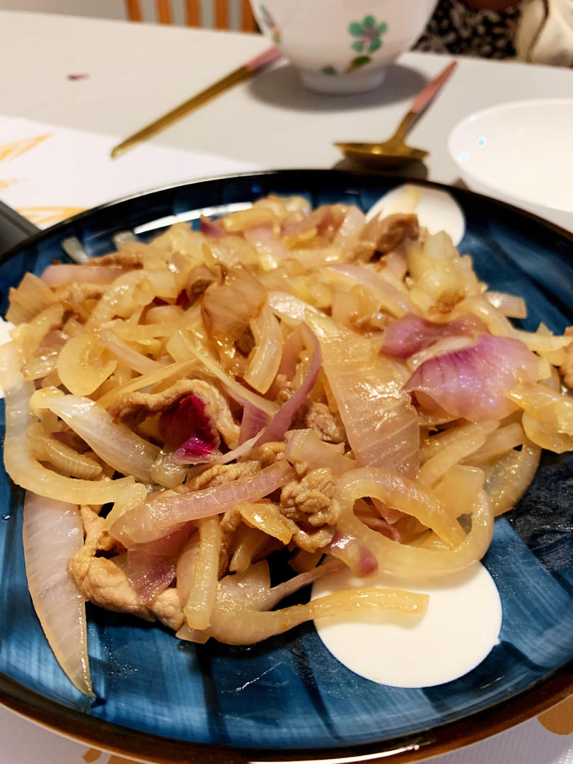 洋葱炒牛肉