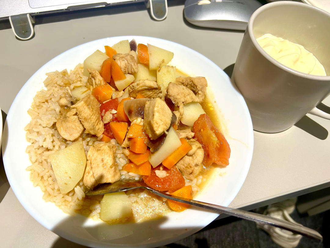 鸡肉盖浇饭