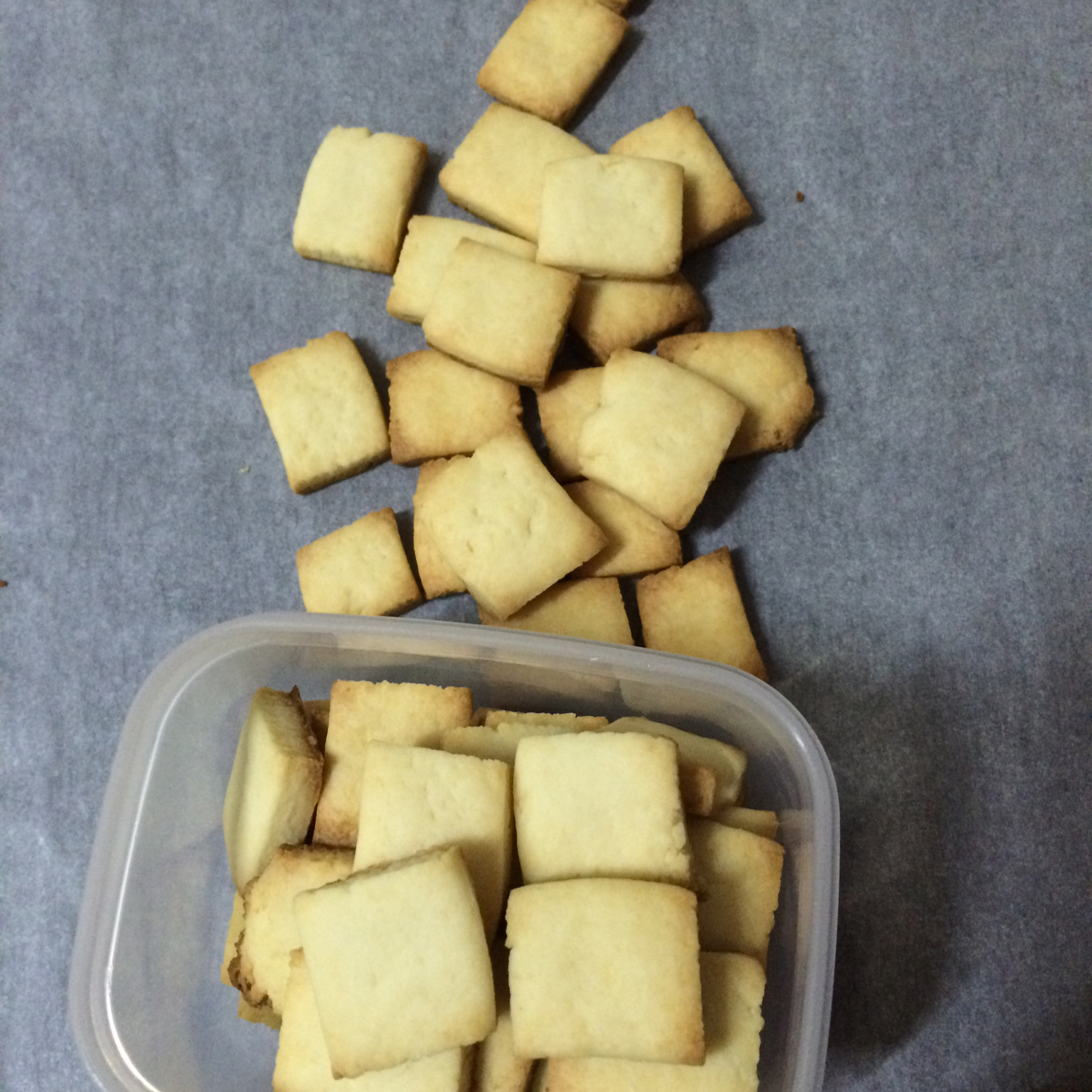 牛奶方块小饼干