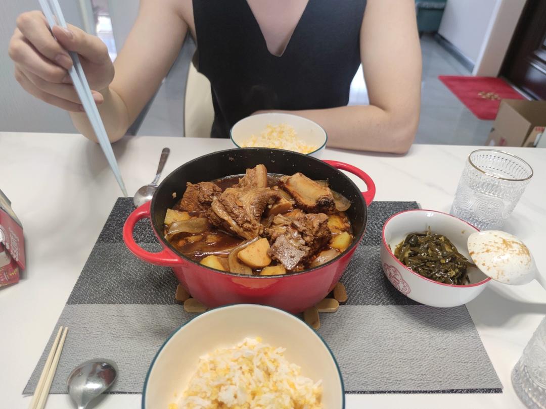 红烧肉炖土豆