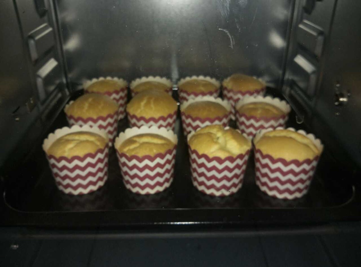 椰蓉棉花纸杯蛋糕