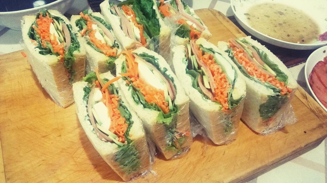 如何做超厚的沼三明治~详细tip！牛油果鸡蛋午餐肉三明治~