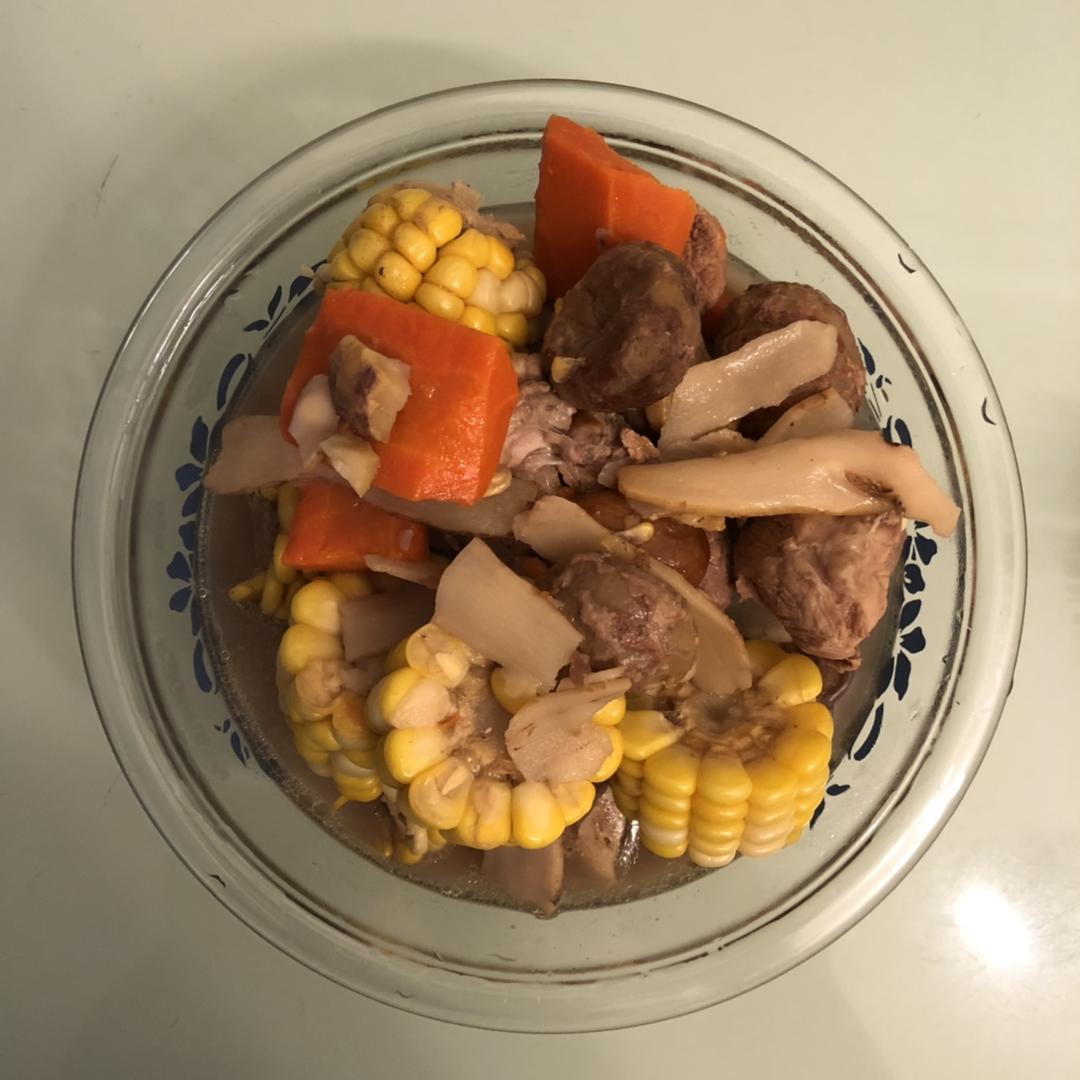 板栗玉米排骨汤