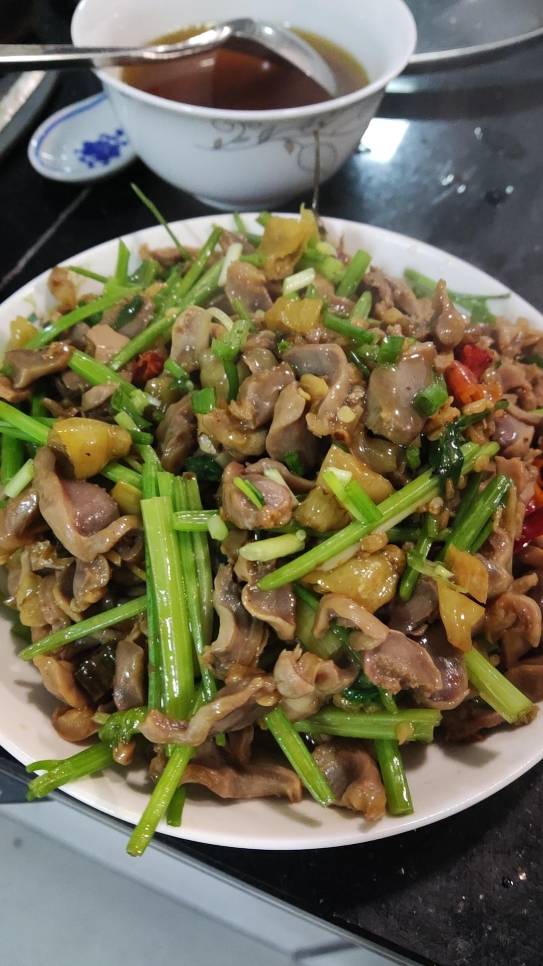 酸辣鸡胗的做法