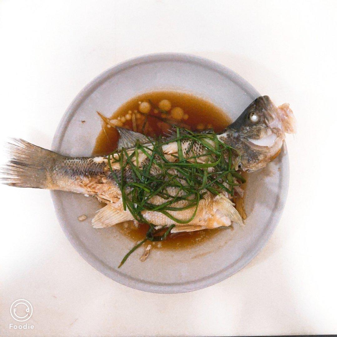 蒸鲈鱼