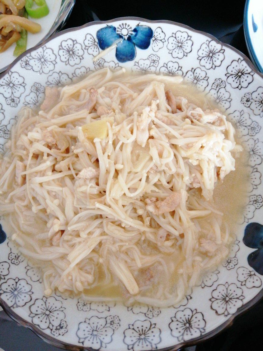 金针菇炒肉