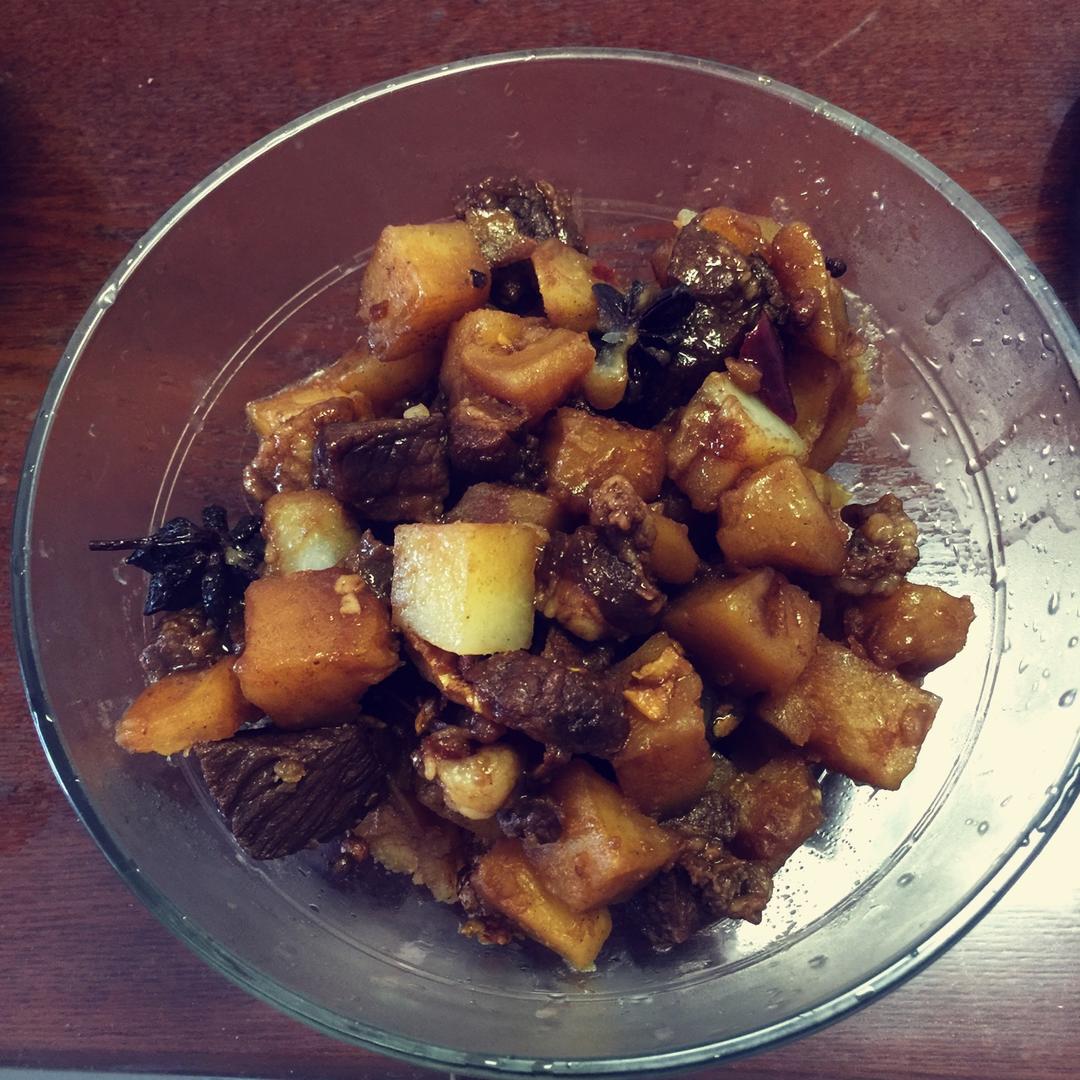 家常红烧牛肉炖土豆