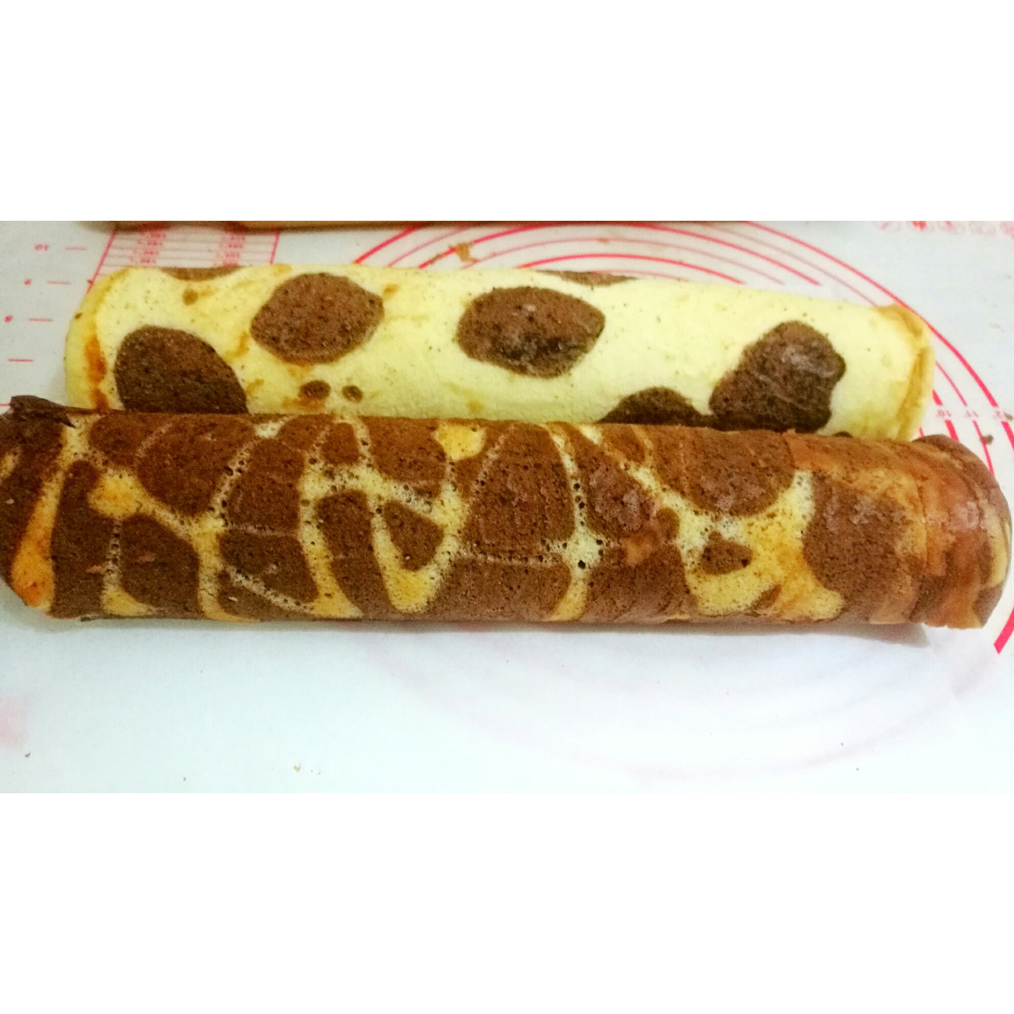 奶牛蛋糕卷+长颈鹿蛋糕卷