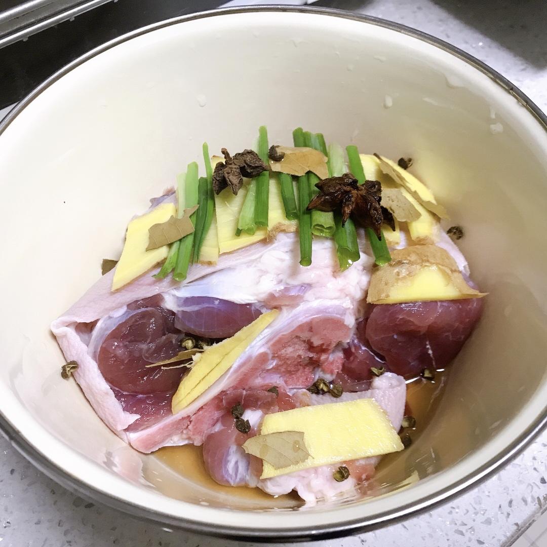 清蒸咸蹄髈