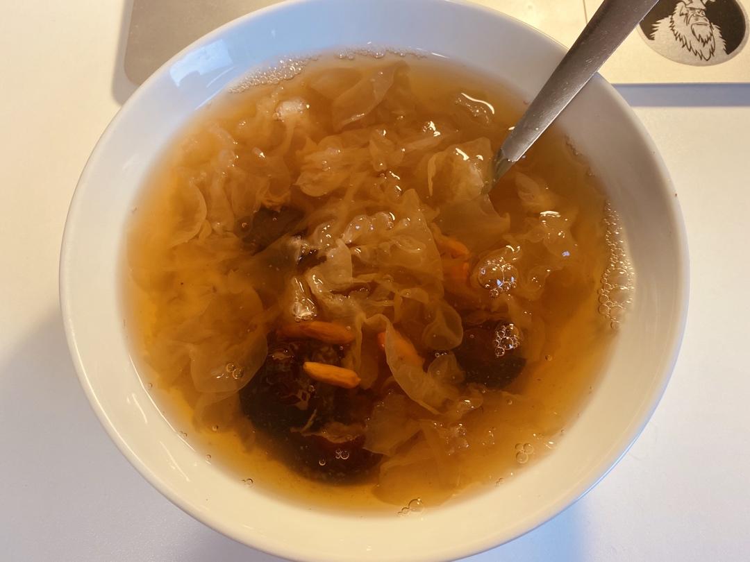 养生壶熬好喝的红枣枸杞银耳羹