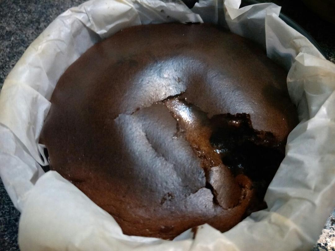 爆浆的巧克力凹蛋糕