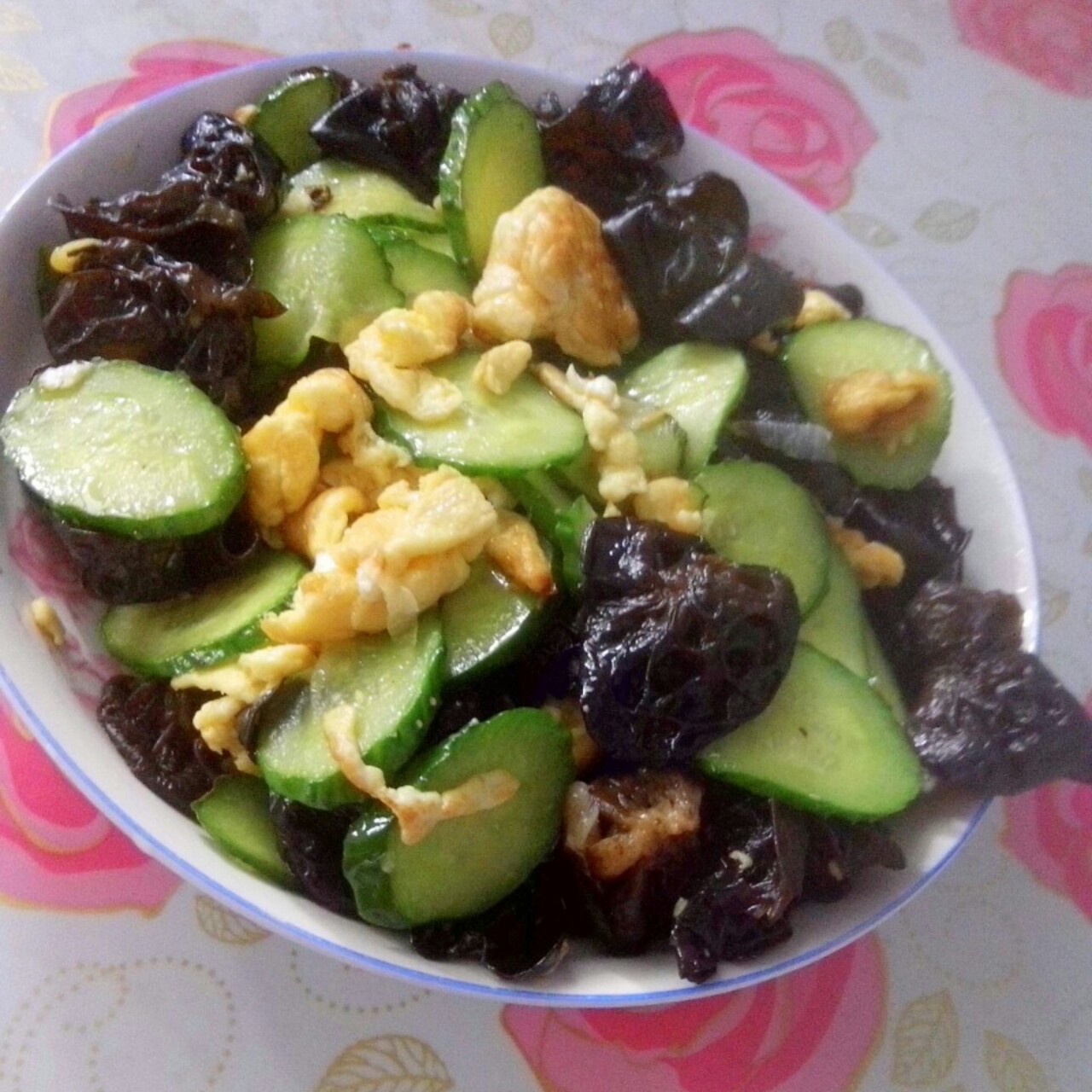 黄瓜木耳炒鸡蛋