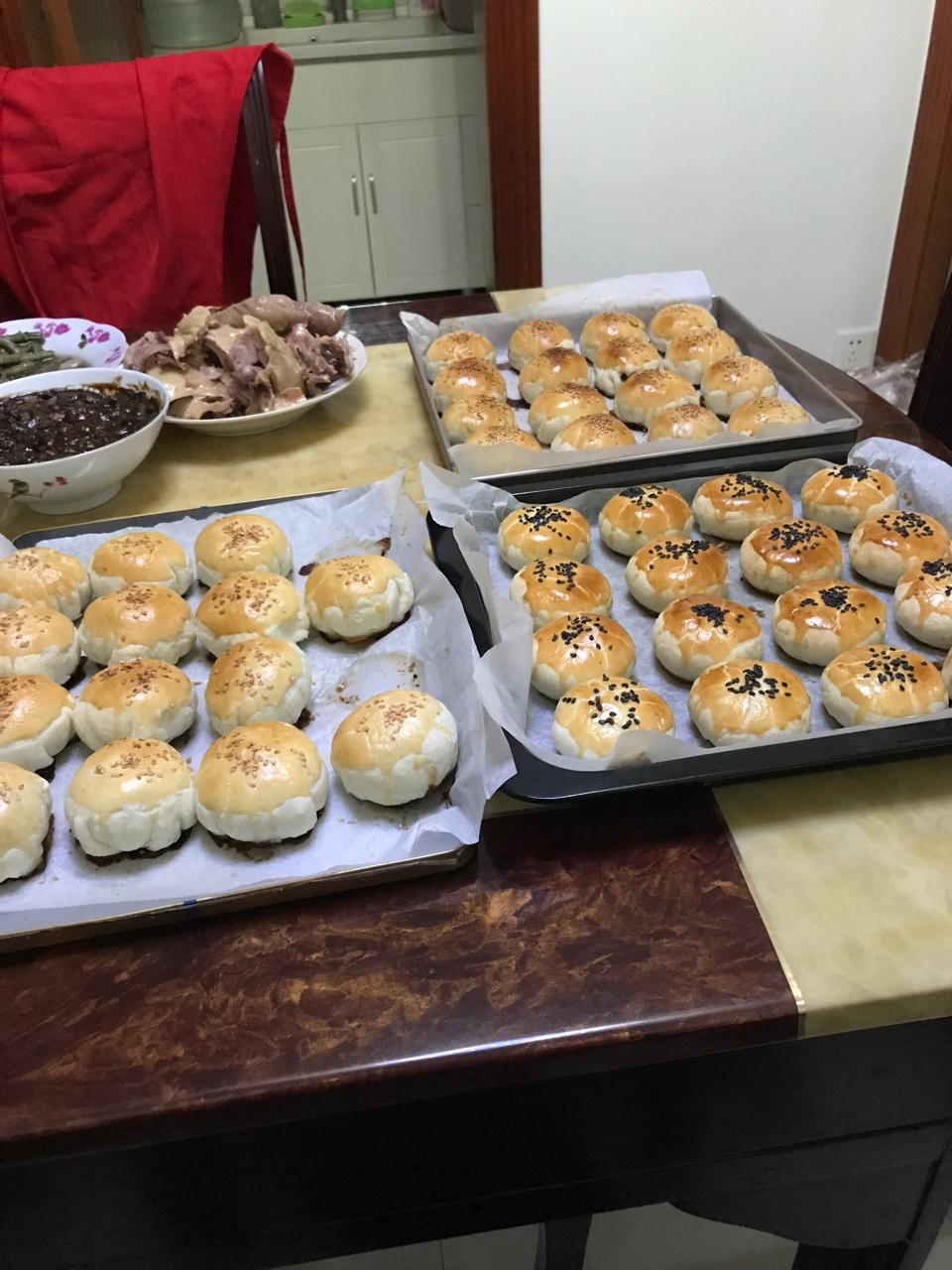 泳式鲜肉榨菜月饼