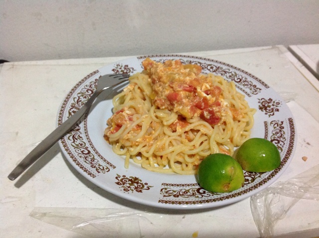 西红柿鸡蛋拌意面