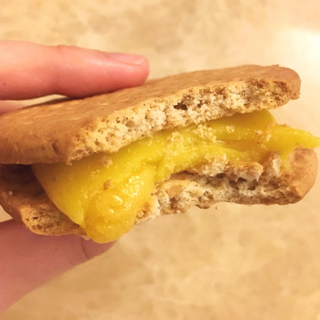 饼干夹汤圆