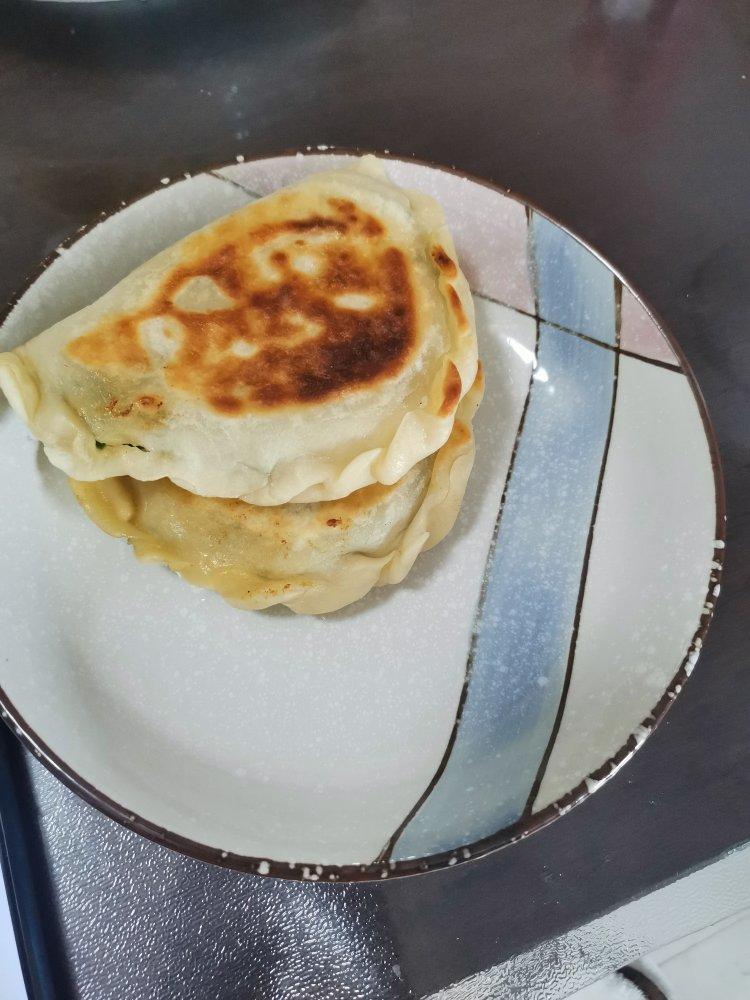 韭菜盒子 Chinese Leek and Egg Pasty
