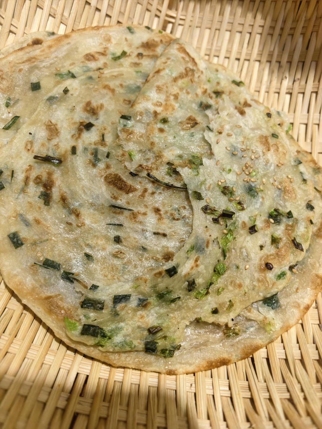 家常葱油饼 柔软多层 凉了也不硬 附细节视频详解