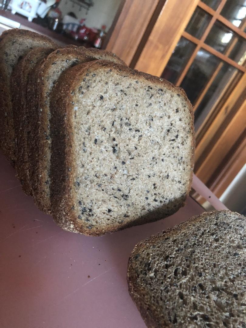 100%全麦酸奶黑芝麻吐司