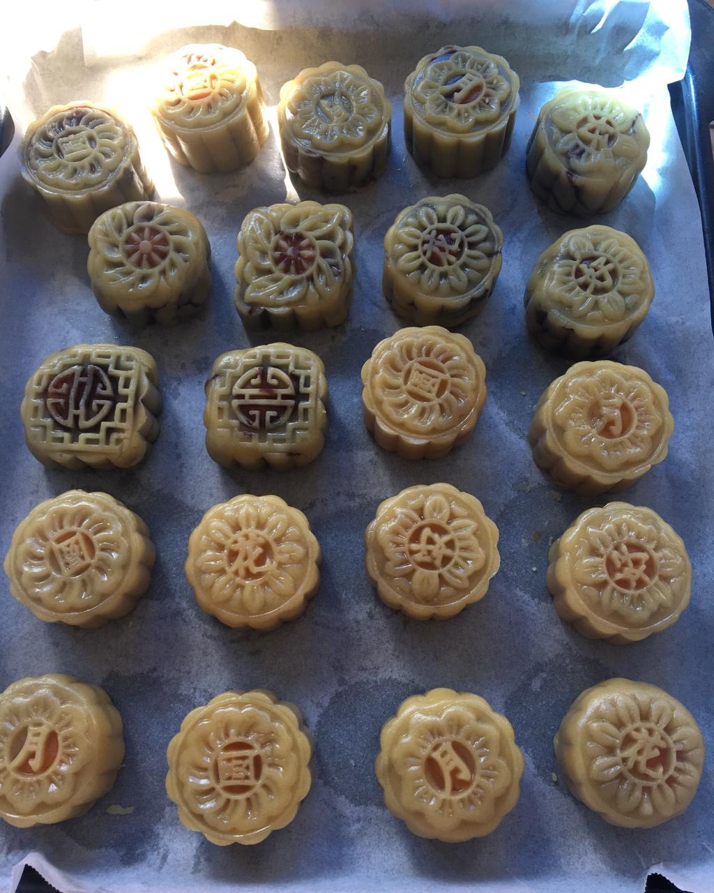 广式月饼——蛋黄莲蓉月饼