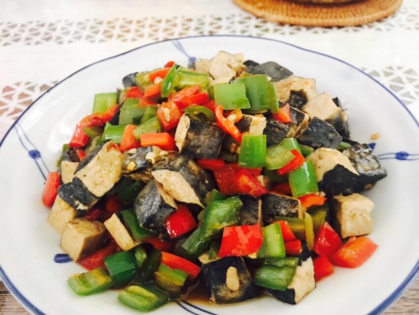 回望廊桥做的青椒炒臭豆腐