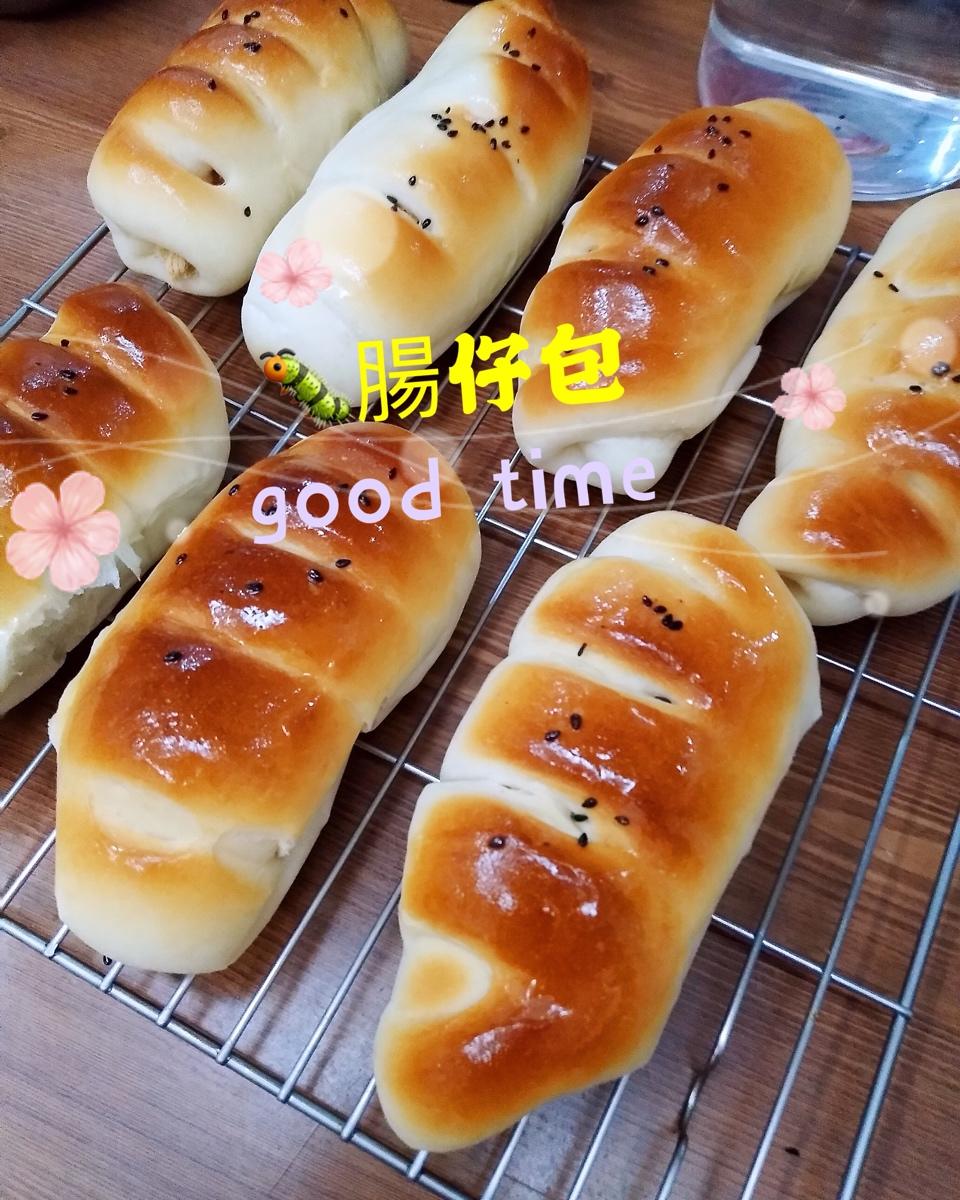 肉松肠仔包