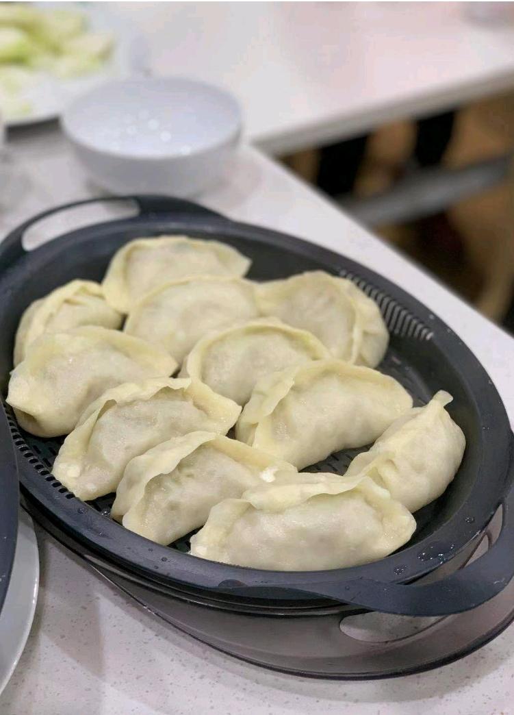 小美烫面萝卜馅蒸饺