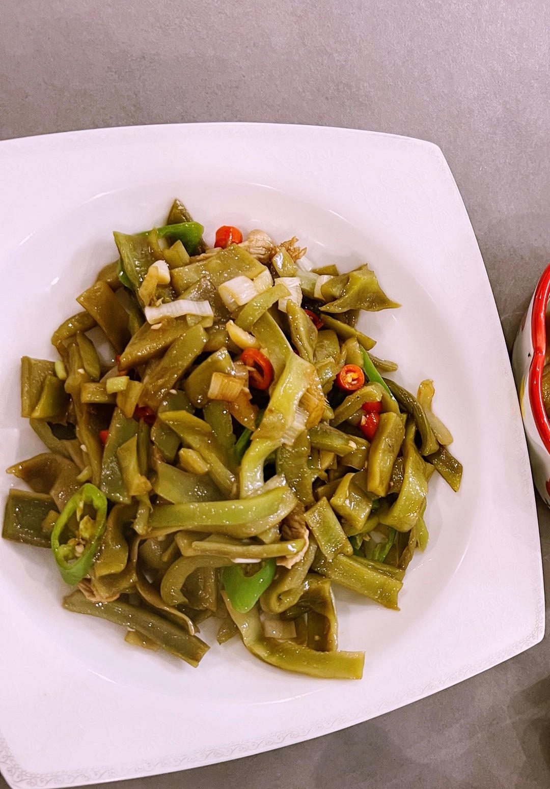 贡菜炒肉丝
