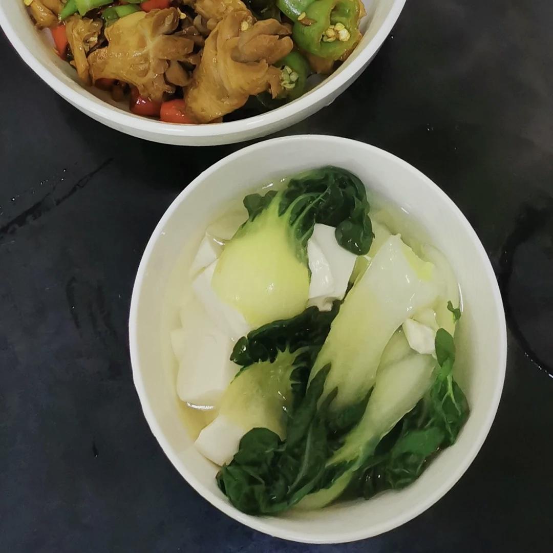 奶白菜豆腐汤