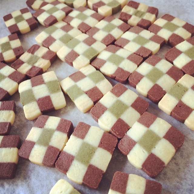 双色棋格饼干