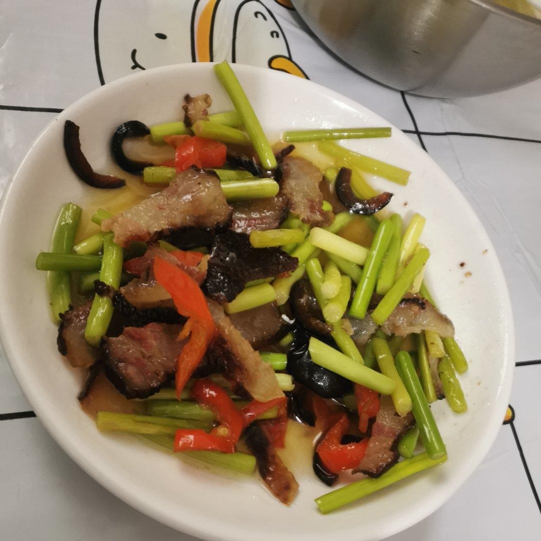 腊肉炒蒜苗