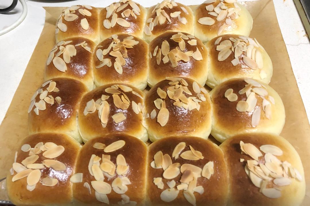 鲜奶油小餐包（一次发酵）