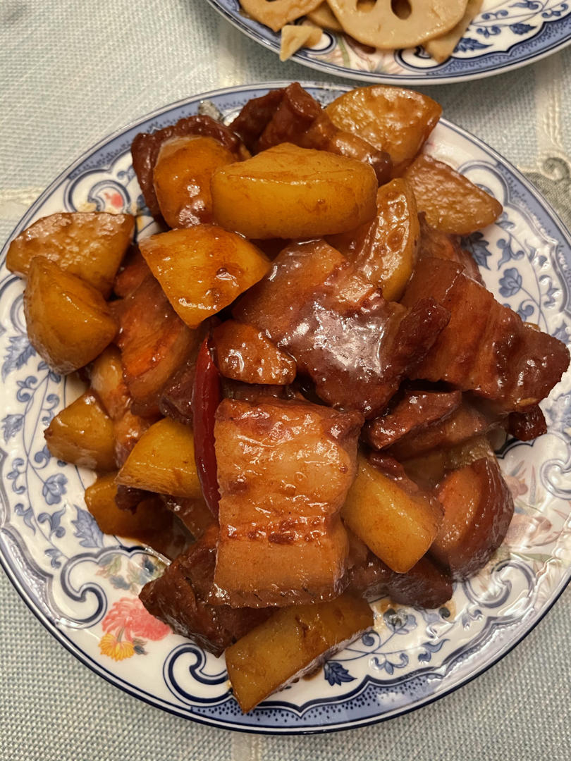 红烧肉炖土豆（丝毫不腻）