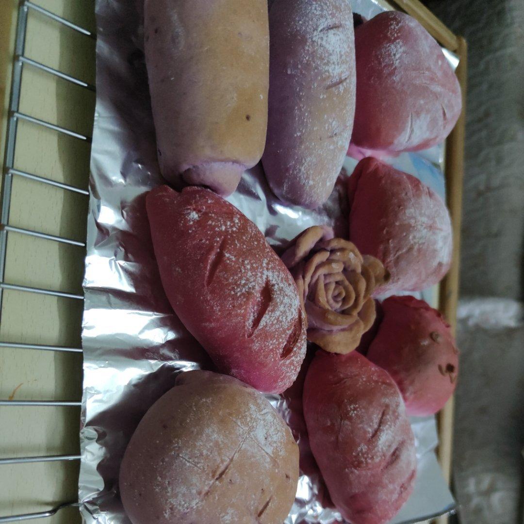 火龙果乳酪软欧包