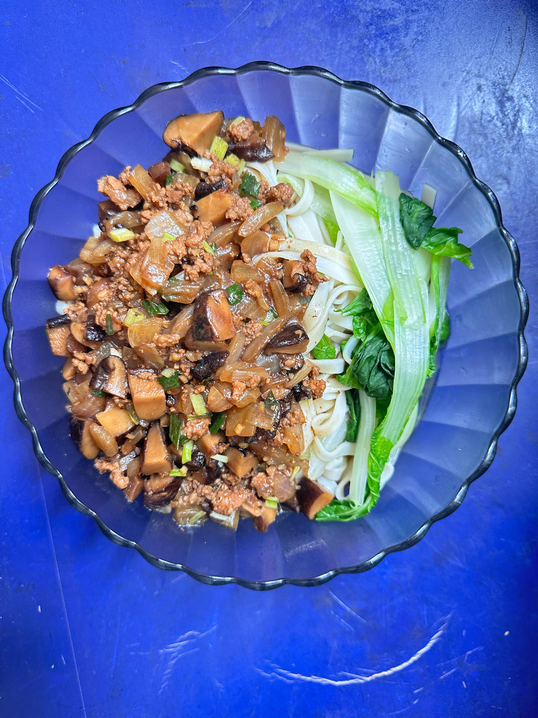 香菇肉酱拌面