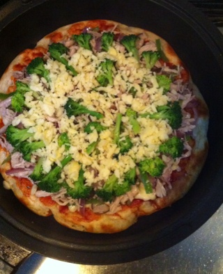 平底锅脆底香肠披萨