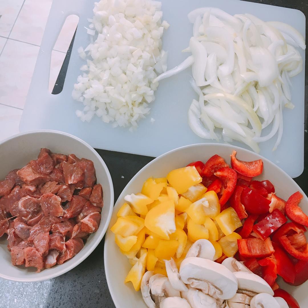 秘制铁板黑椒牛肉粒