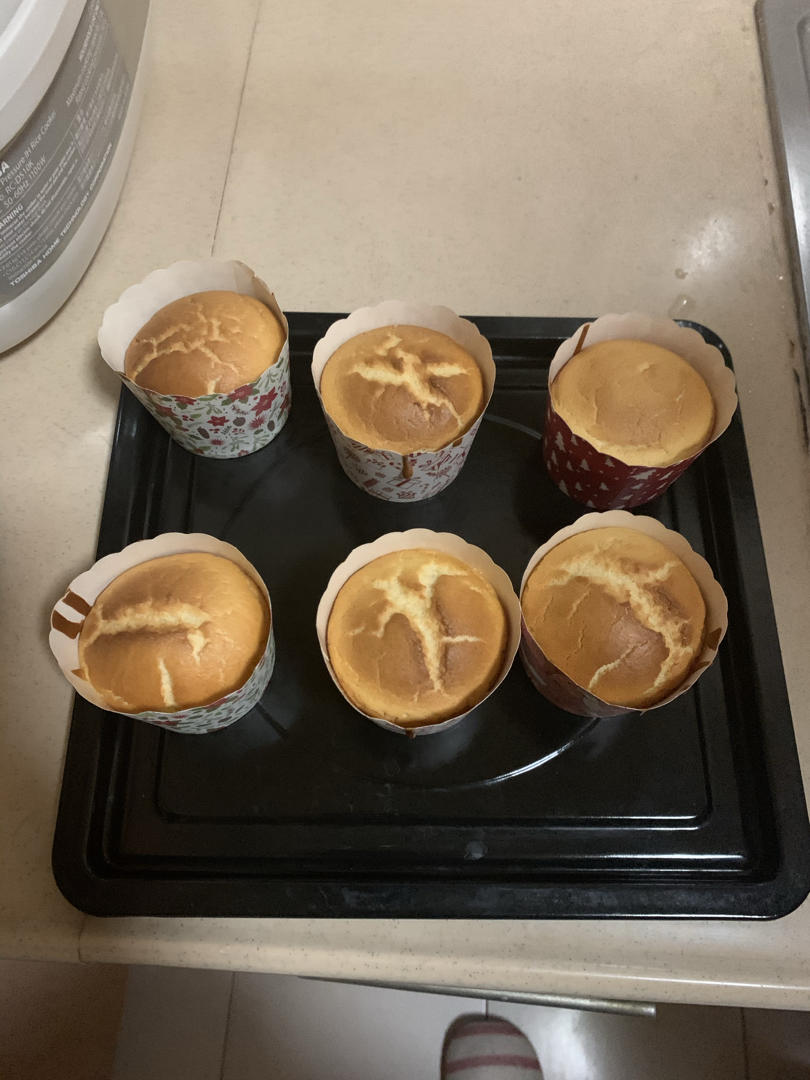 酸奶🧁纸杯蛋糕（附不开裂秘诀）