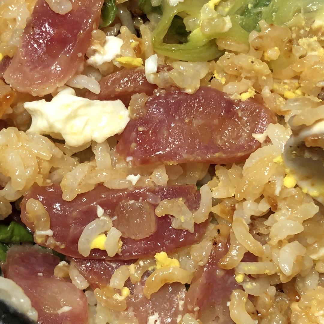 广式腊肠煲仔饭(简单得很)