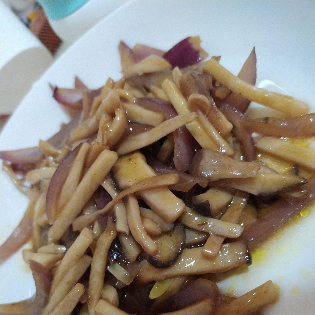 洋葱遇到杏鲍菇