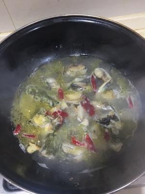 冬天必煮黄刺鱼豆腐汤的做法 步骤5